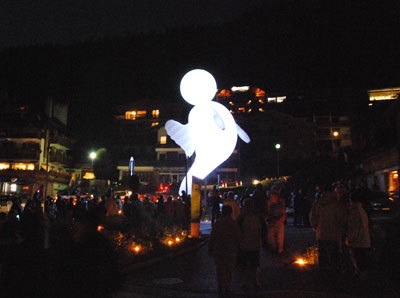 Illuminated inflatable angel
