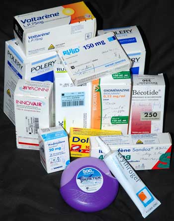 <Photo of a variety of French prescription drugs>