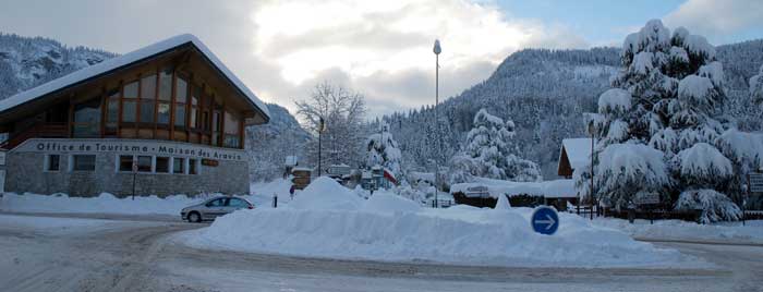 <Photo of the snowy roundabout in Saint Jean de Sixt, France>