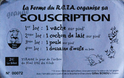 <Photo of prize draw to win a cow, a piglet or a chicken in Thones, near La Clusaz, French Alps>