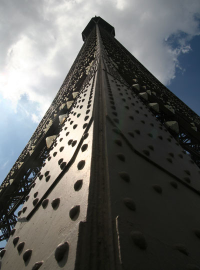 <The Eiffel Tower in Paris from a different perspective>