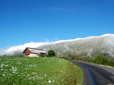 <Photo from Saint Jean de Sixt with early snow>