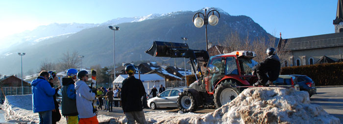 <Photo of the Saint Jean de Sixt freestyle ski competition - with tractor. Copyright Le Franco Phoney>