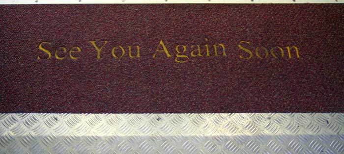 Airport carpet copyright Le Franco Phoney - blog in France